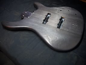 Dyed Bass Body Front – Agathis?